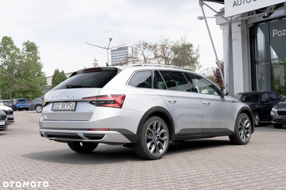 Skoda Superb 2.0 TSI 4x4 Scout DSG - 8