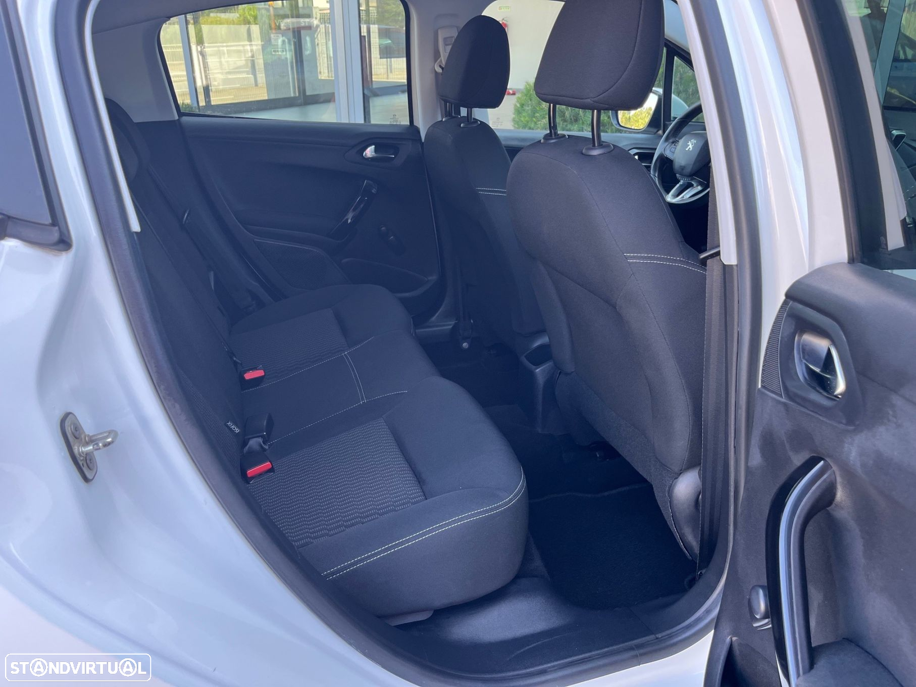 Peugeot 208 1.2 PureTech Active - 21