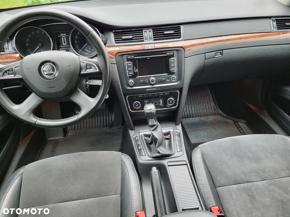 Skoda Superb 2.0 TDI Exclusive - 7