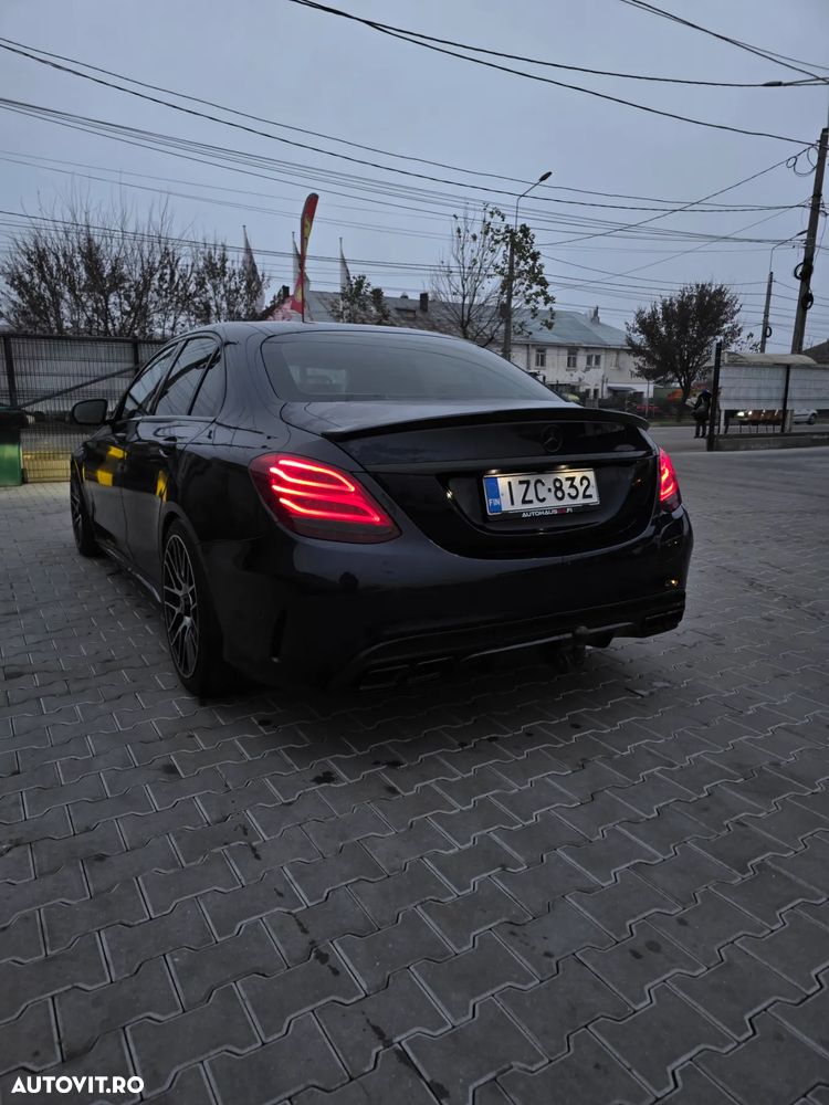 Mercedes-Benz C - 22