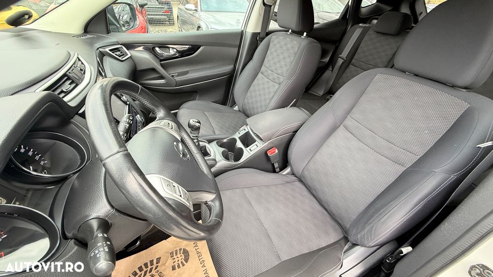Nissan Qashqai 1.6 DIG-T N-Connecta - 12