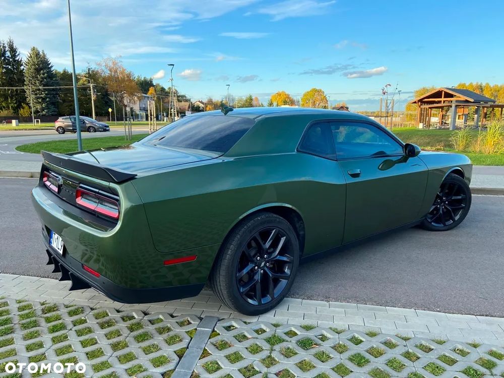 Dodge Challenger - 15