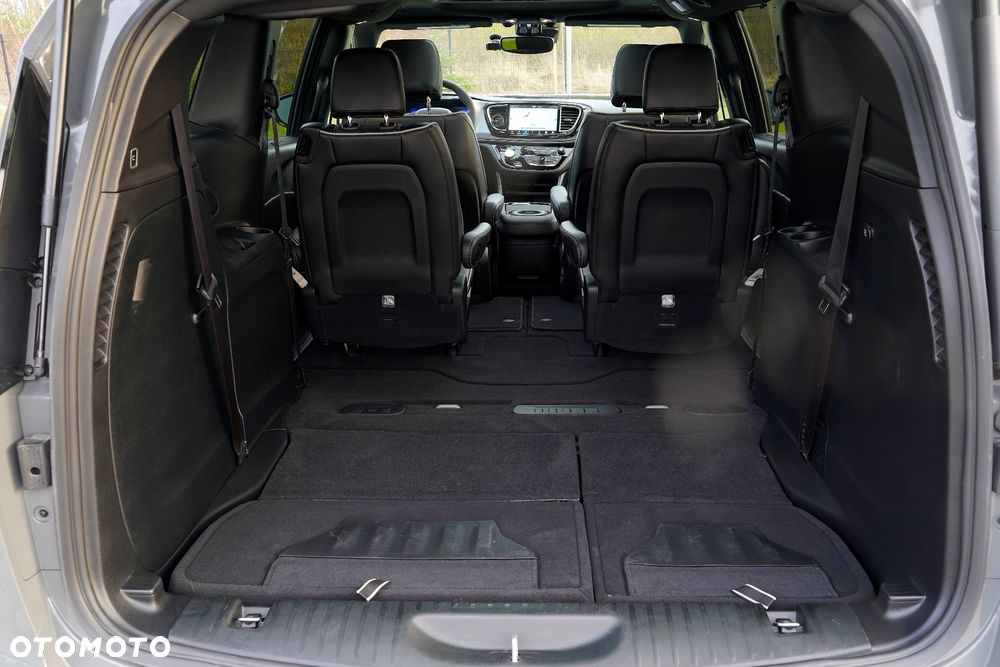 Chrysler Pacifica - 31