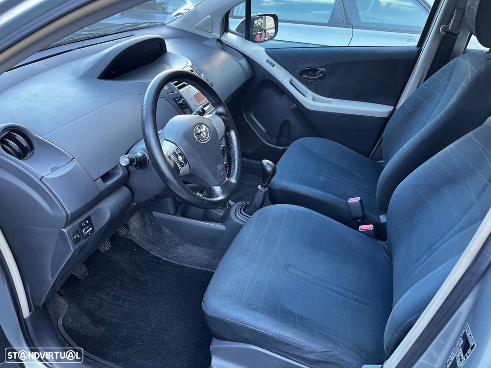 Toyota Yaris 1.0 VVT-i AC - 10