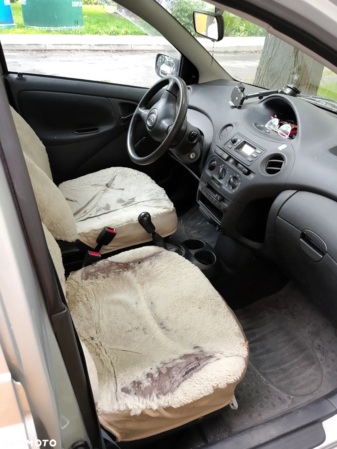 Toyota Yaris 1.0 Base - 8