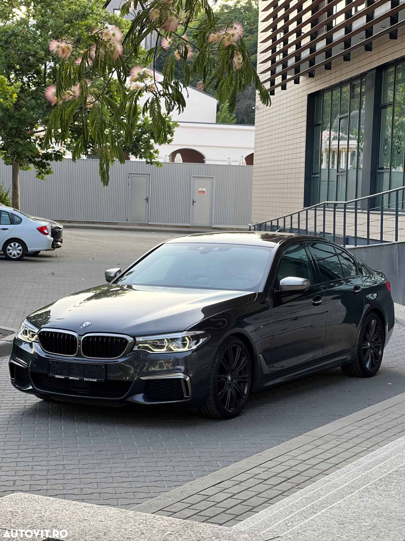 BMW Seria 5 550i xDrive - 3