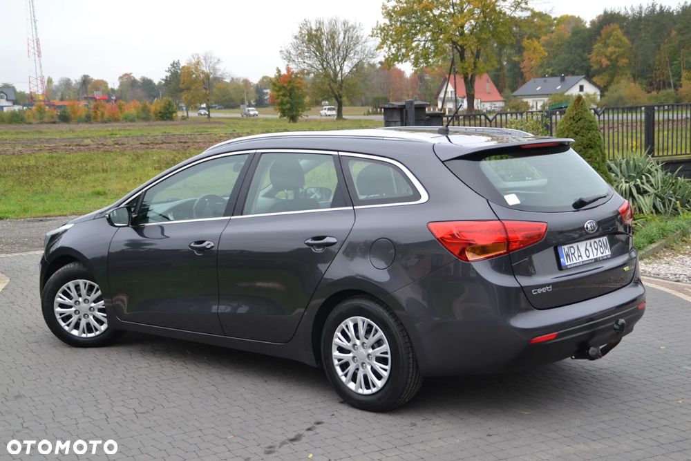 Kia Ceed 1.6 GDI Dream Team Edition - 17