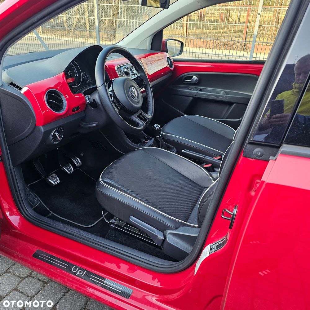 Volkswagen up! BlueMotion Technology colour fortana red - 10