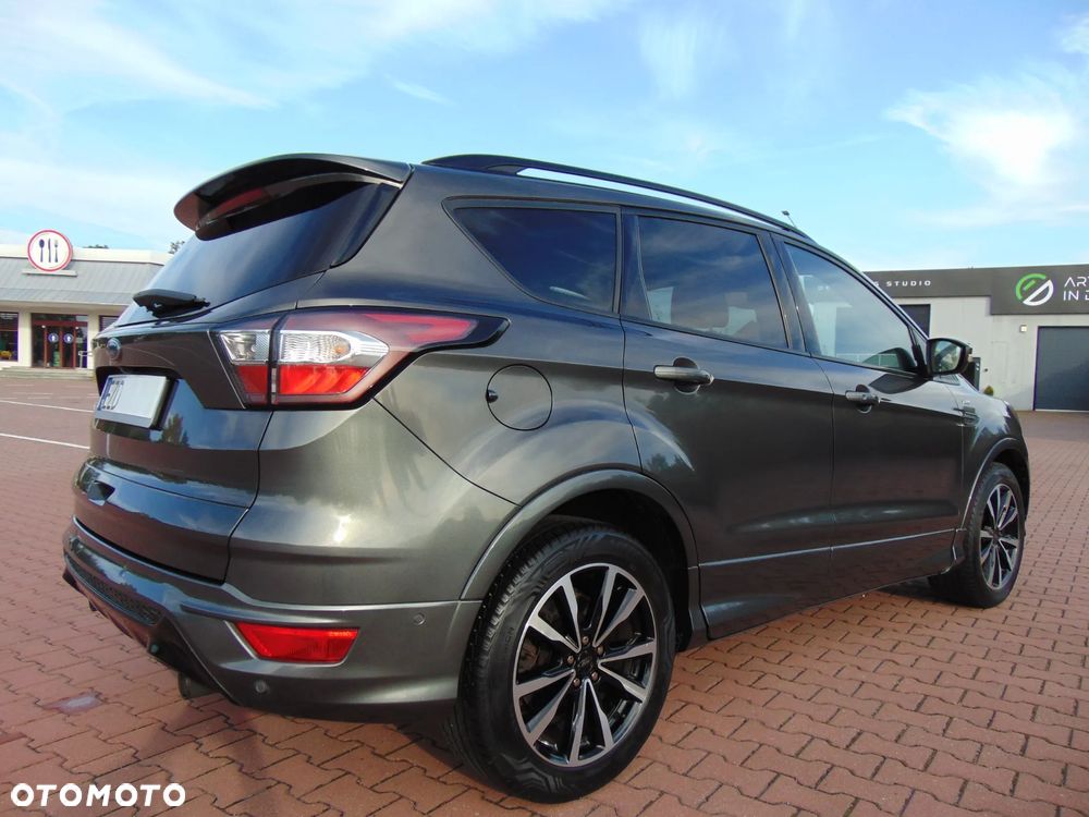 Ford Kuga 2.0 TDCi 2x4 ST-Line - 24