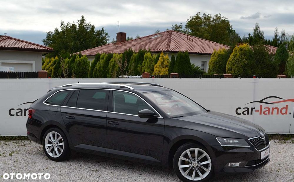 Skoda Superb Combi 2.0 TDI DSG Premium Edition - 5