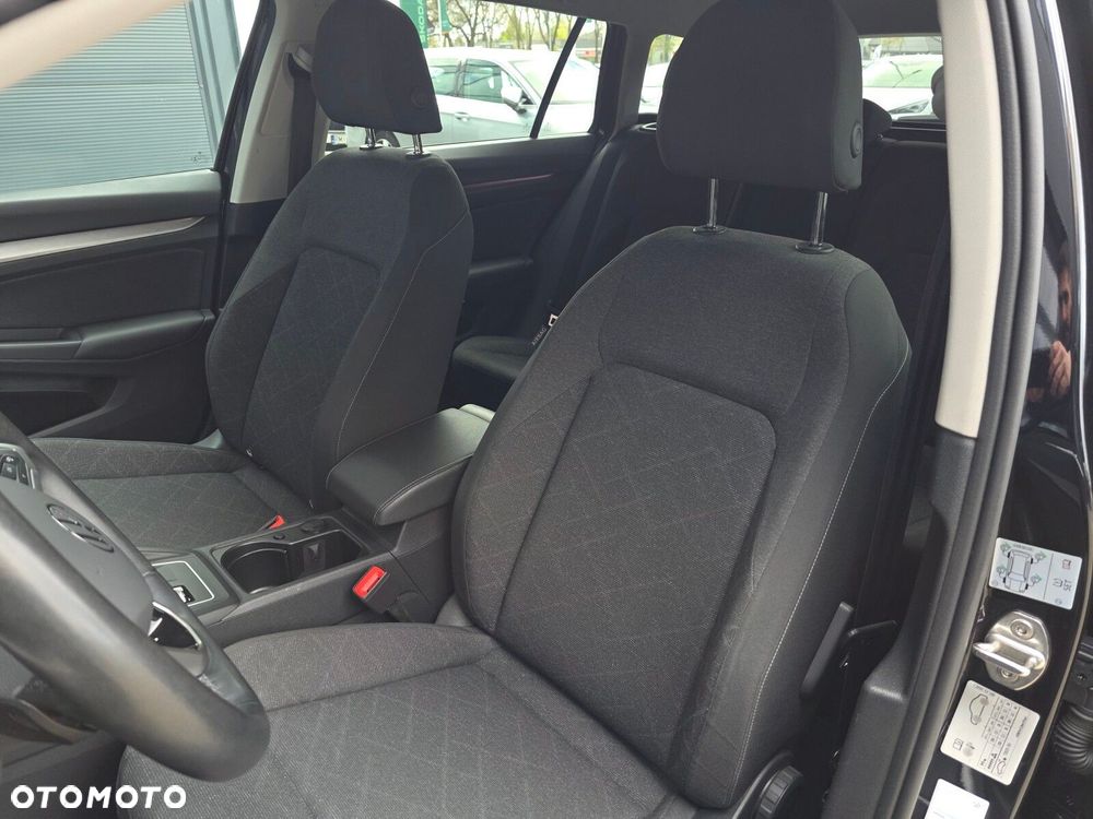 Volkswagen Golf 1.0 eTSI Life DSG - 6