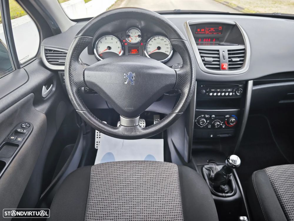 Peugeot 207 1.4 16V SE Sportium - 12