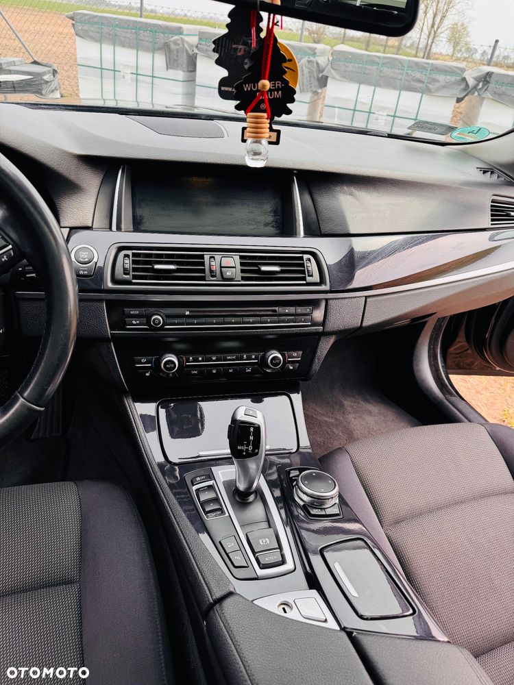 BMW Seria 5 520d xDrive Luxury Line - 7