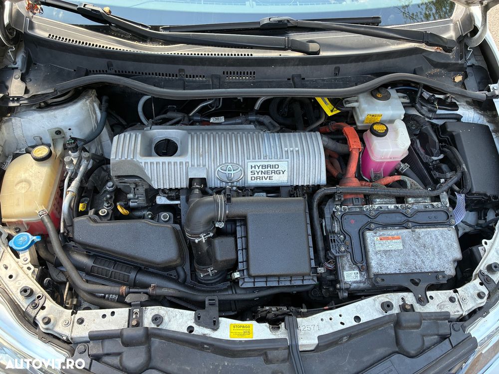 Toyota Auris 1.8 L VVT-i HSD Luna - 18