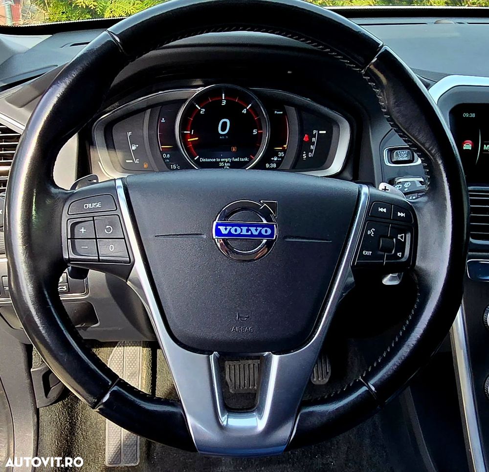 Volvo XC 60 D5 AWD Geartronic Summum - 13