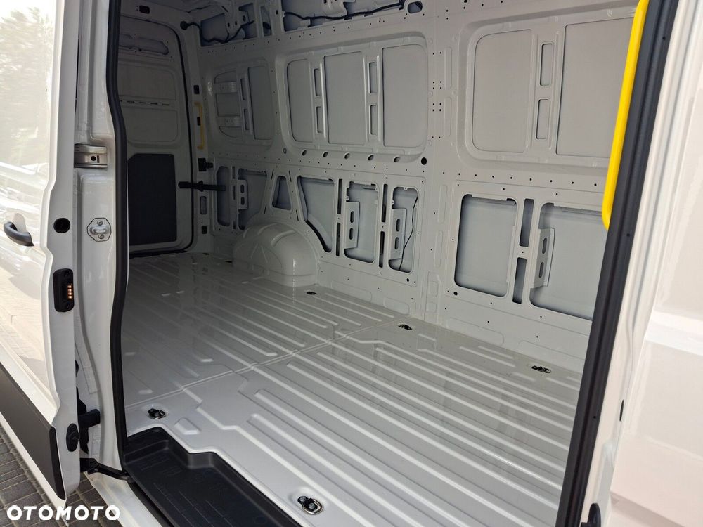 Volkswagen Crafter - 13