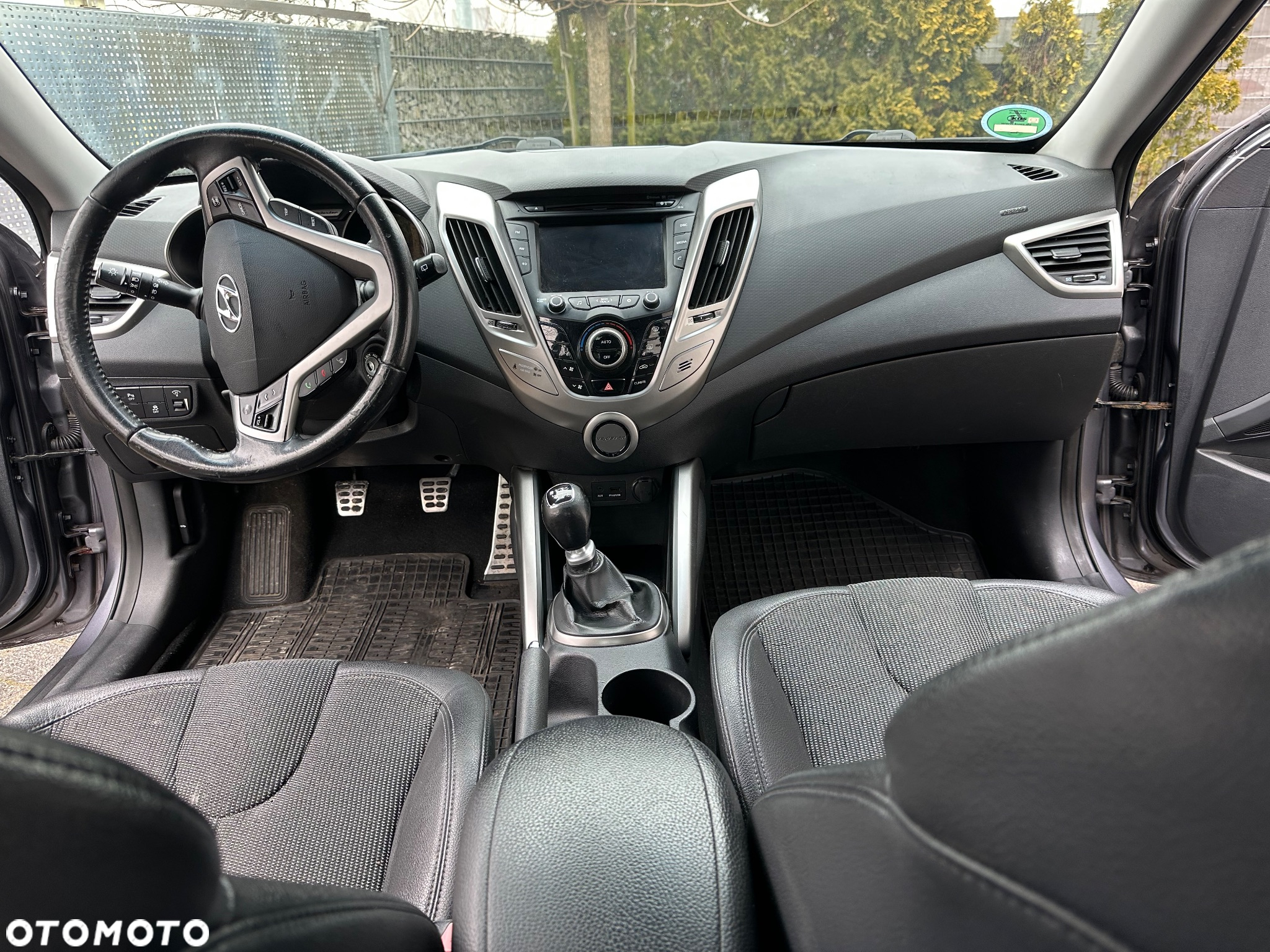 Hyundai Veloster 1.6 GDI Premium - 24