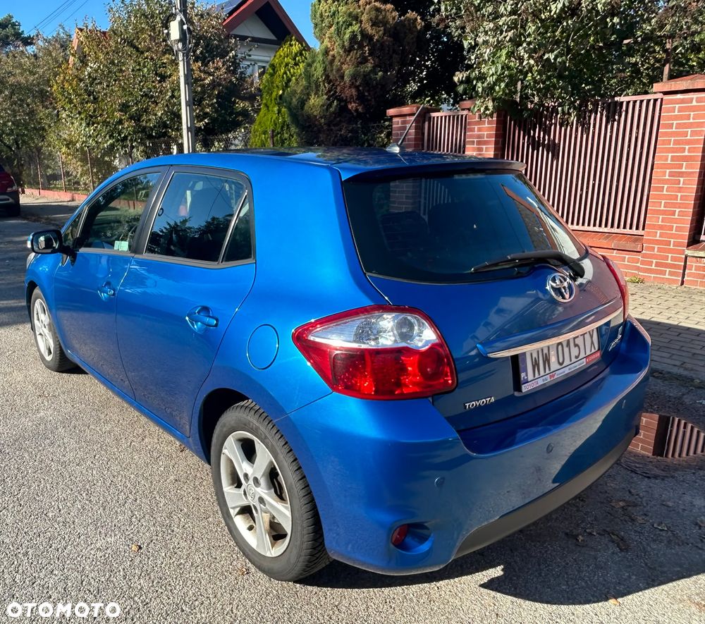 Toyota Auris 2011 photo 5