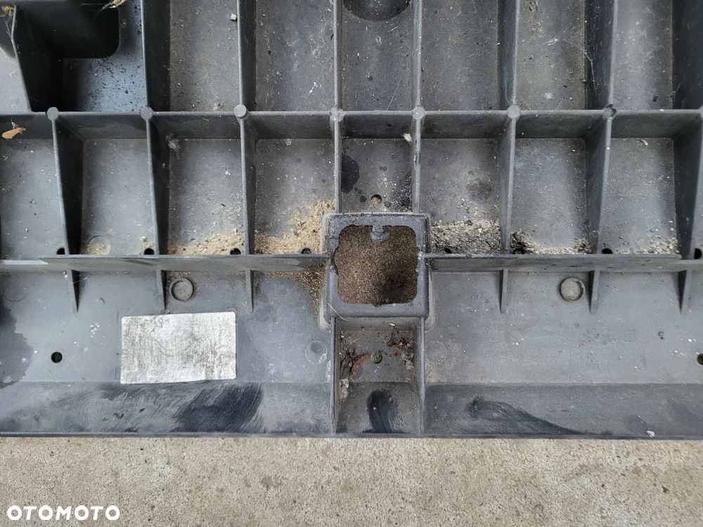 Osłona płyta pod zderzak Citroen C4 Picasso II - 11