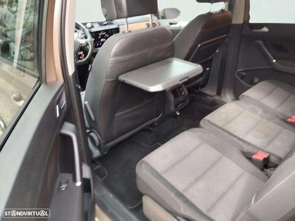 VW Touran 1.6 TDI Confortline DSG - 19