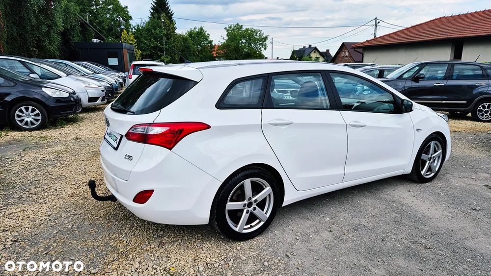 Hyundai i30 1.4 Intro Edition - 13