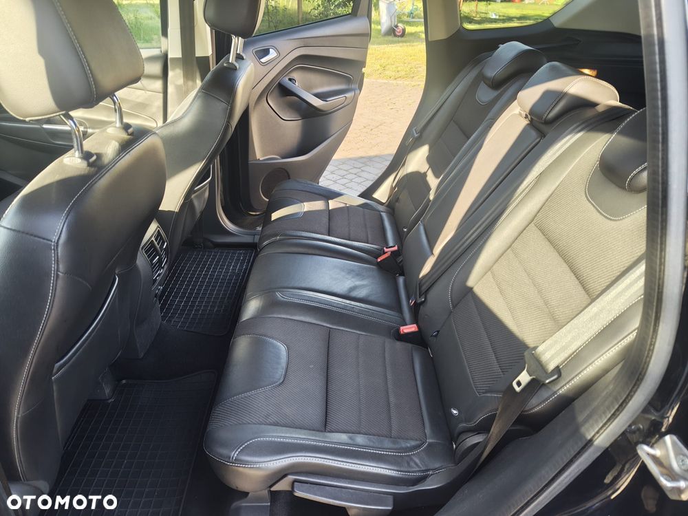 Ford Kuga 2.0 TDCi 4x4 Titanium - 12