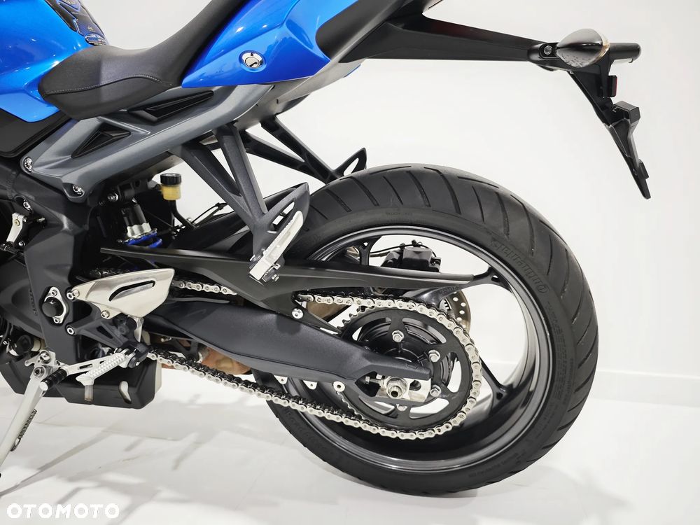 Triumph Street Triple - 27