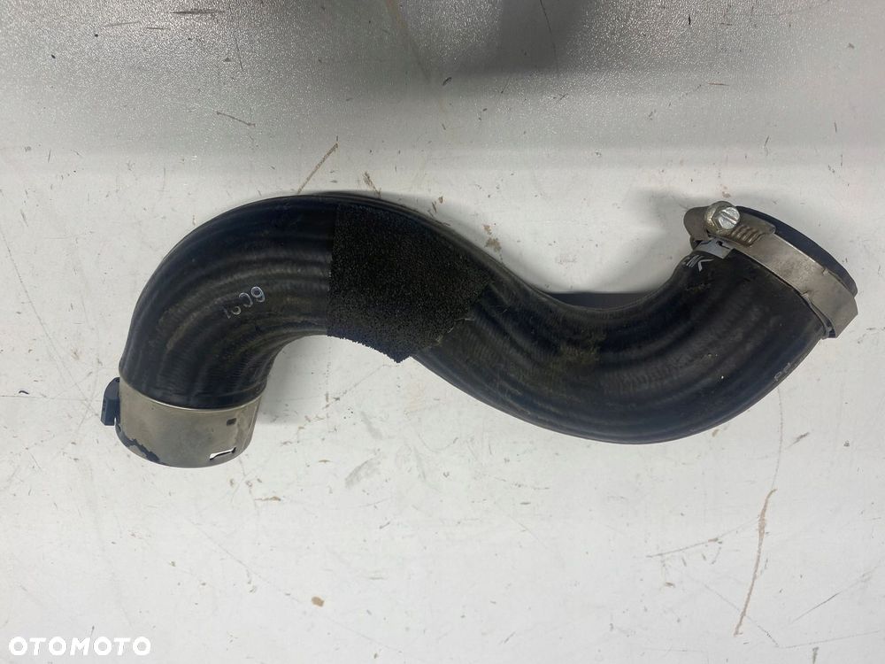 PRZEWÓD INTERCOOLERA GÓRNY HYUNDAI TUCSON II 1.6 CRDI 28256-2U201 - 2