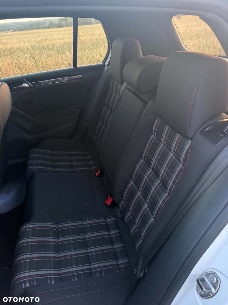 Volkswagen Golf 2.0 TSI GTI - 6