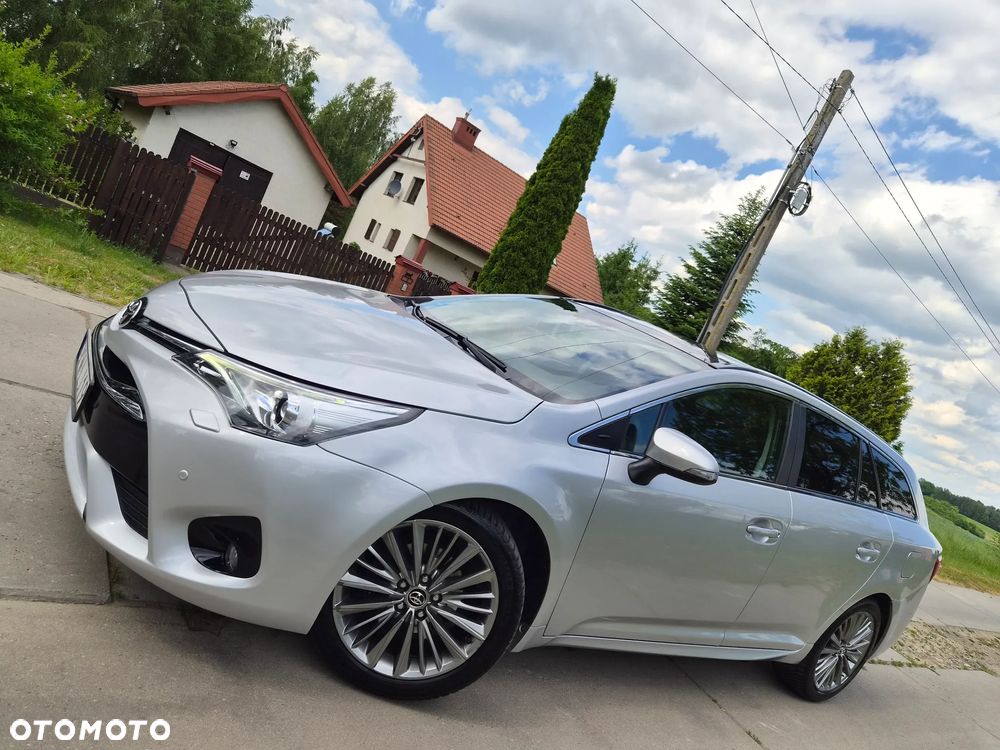 Toyota Avensis 1.8 Executive - 2