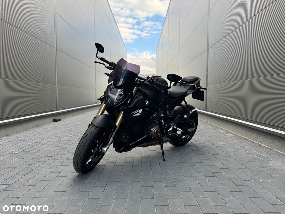 BMW S - 1