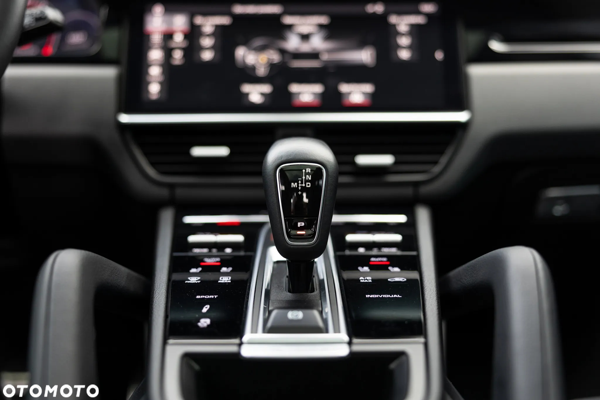 Porsche Cayenne - 31