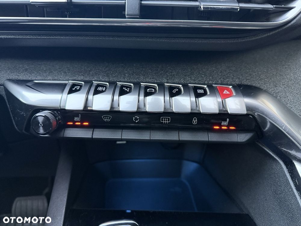 Peugeot 3008 1.6 PureTech GPF GT Line S&S EAT8 - 27