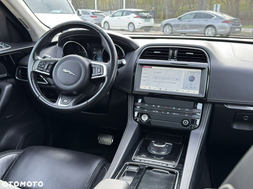 Jaguar F-Pace 2.0 i4D AWD R-Sport - 27