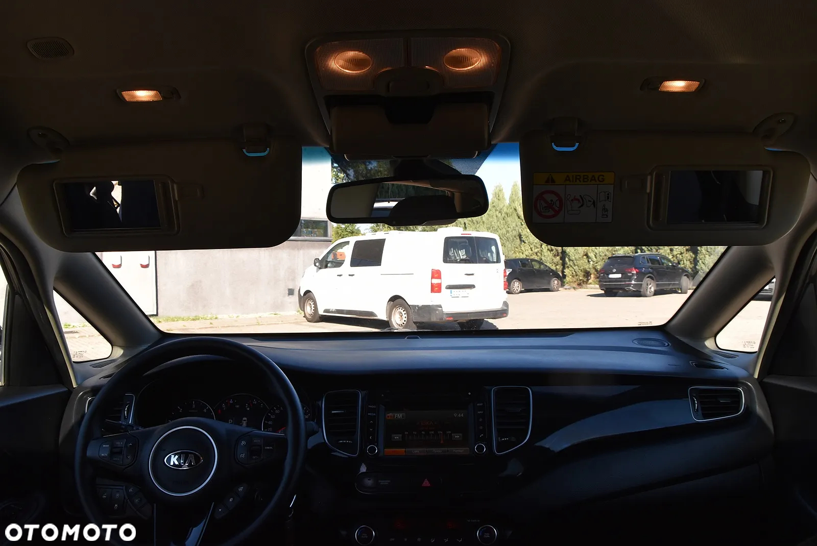 Kia Carens - 26
