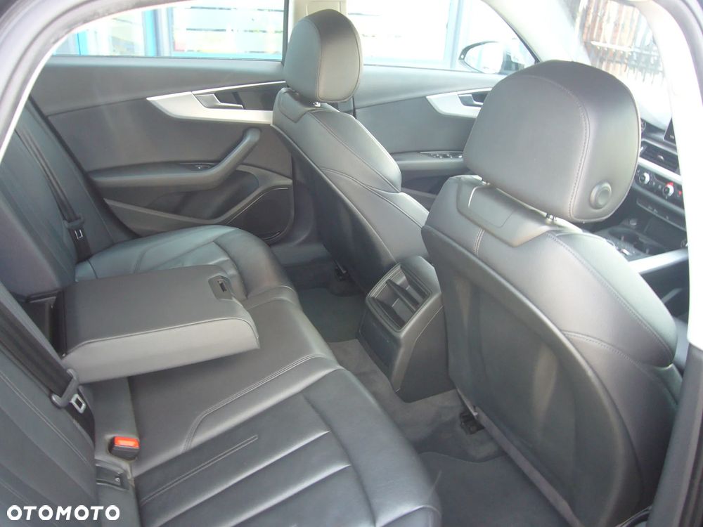 Audi A4 Limousine - 16