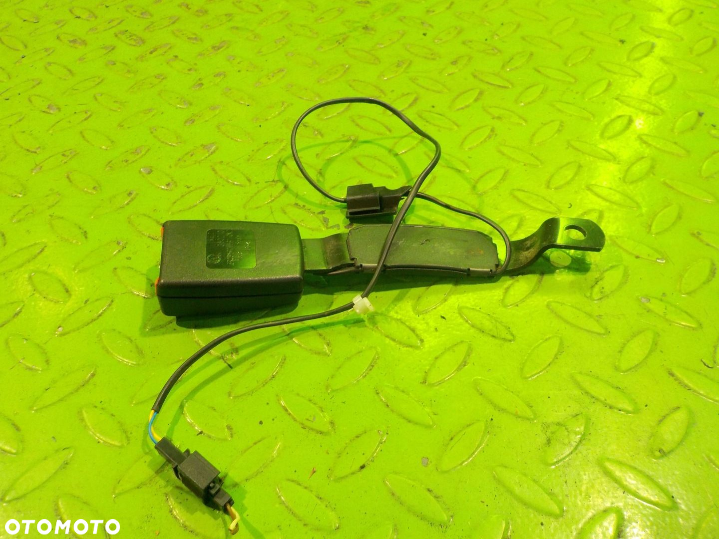 SEAT IBIZA IV 6j 10r 5D zapinka pasa lewa przod 6R0857755B - 2