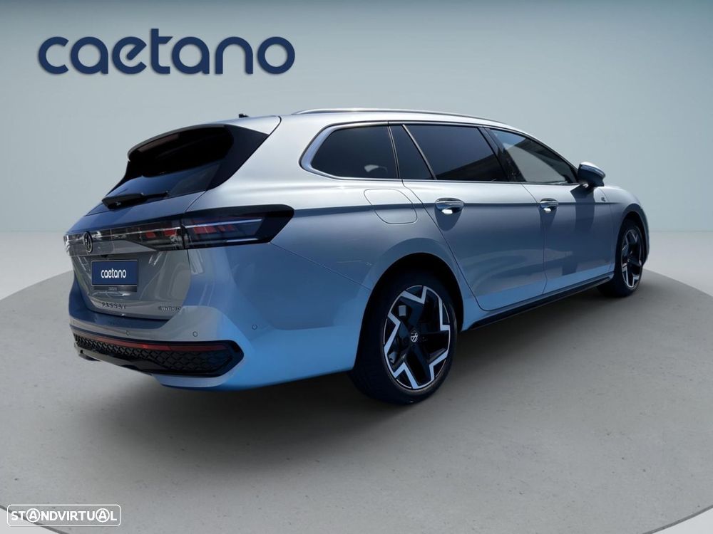 VW Passat Variant 1.5 TSI eHybrid R-Line DSG - 4
