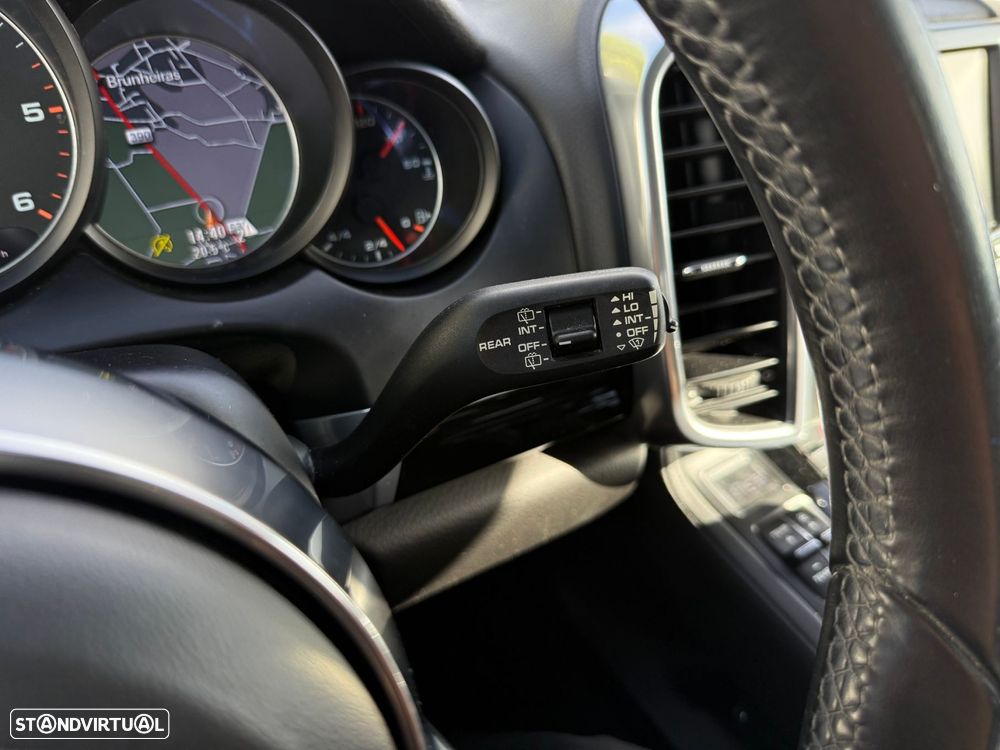 Porsche Cayenne Platinum Edition - 35