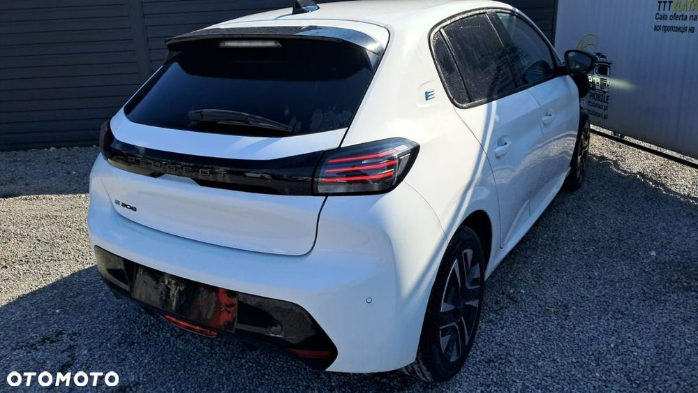 Peugeot 208 - 10