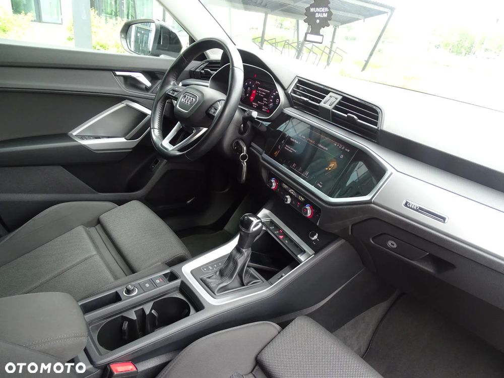 Audi Q3 - 24