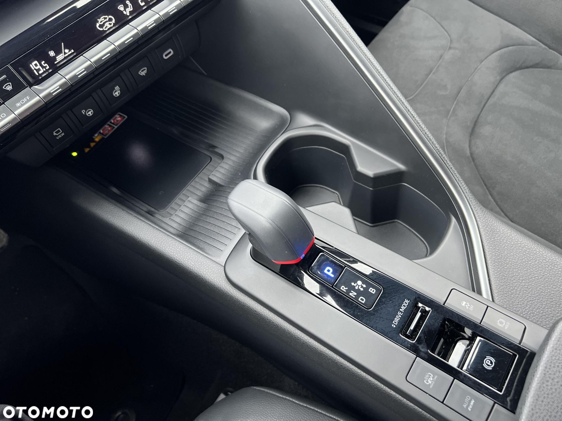 Toyota C-HR - 26