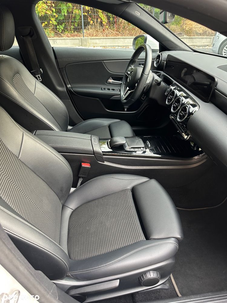 Mercedes-Benz CLA - 24