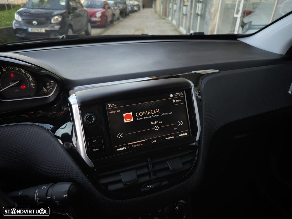 Peugeot 2008 1.2 PureTech Style - 19