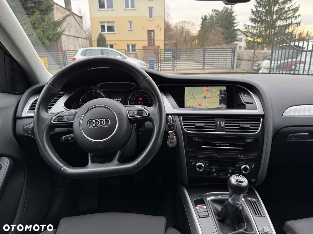 Audi A4 Avant 2.0 TDI DPF S line Sportpaket - 13