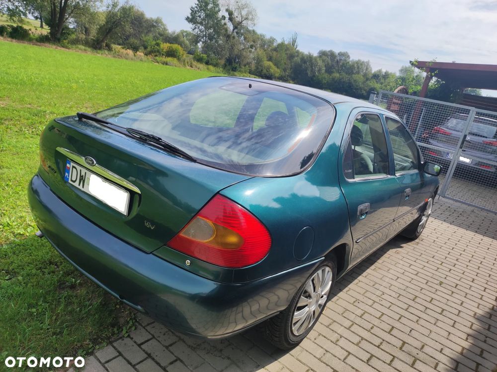 Ford Mondeo 1.8 Trend - 3