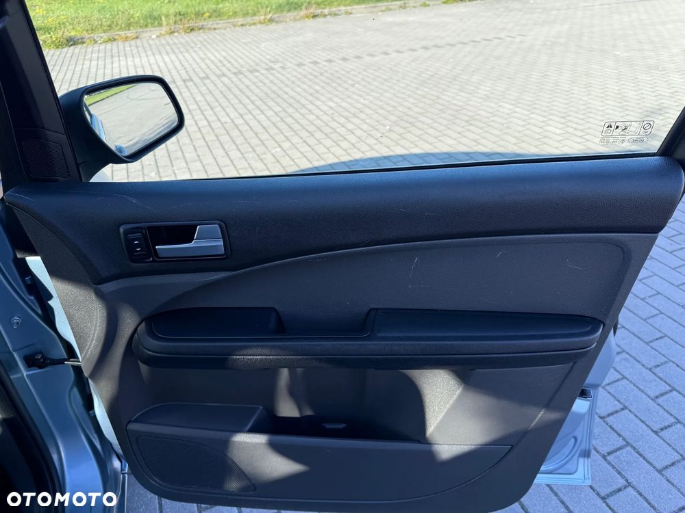 Ford Focus 2.0 16V Ghia - 33