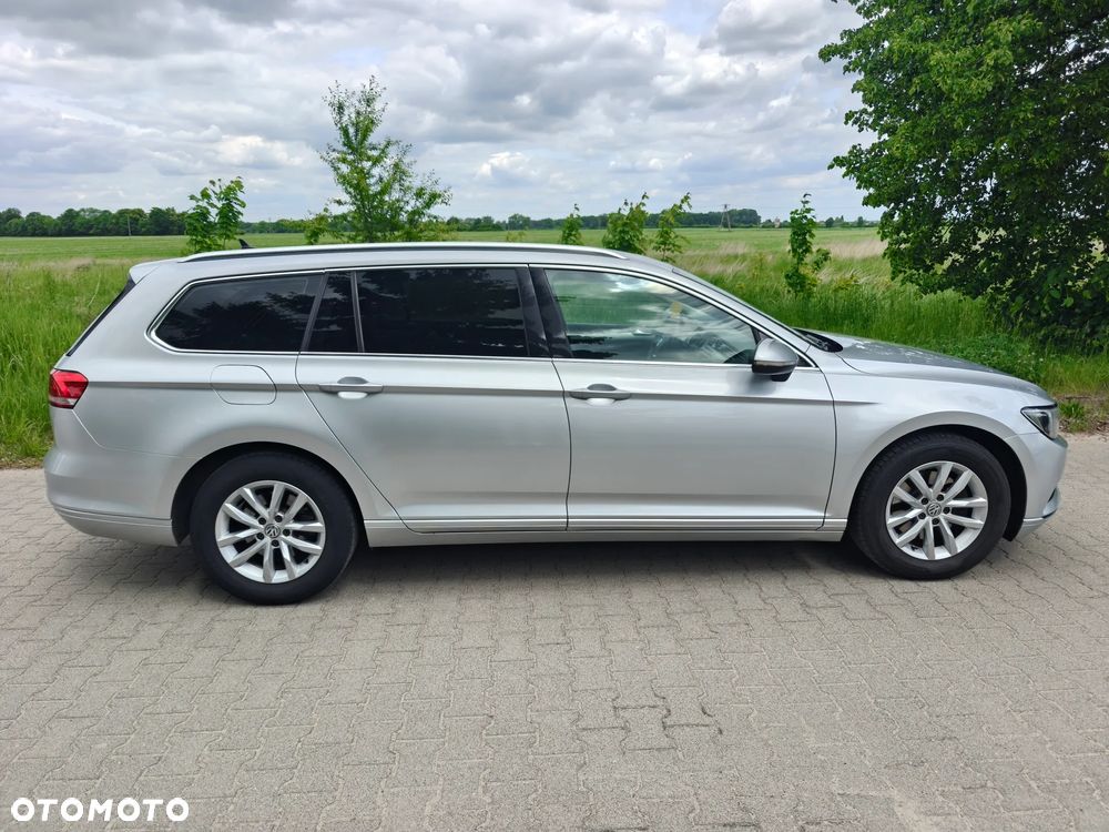 Volkswagen Passat - 24