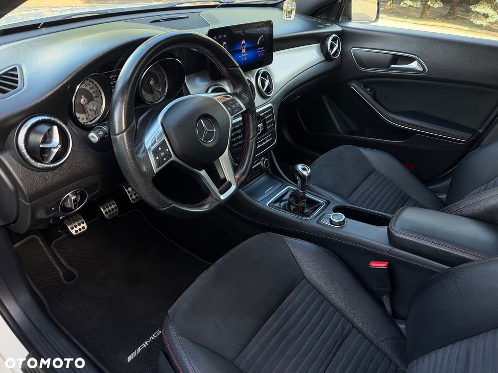 Mercedes-Benz CLA - 26