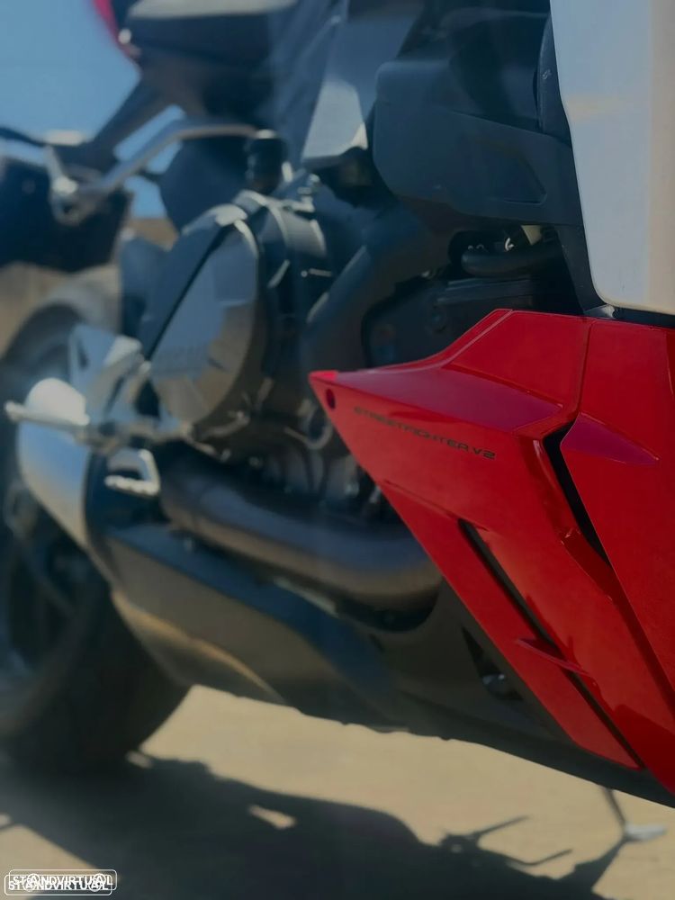 Ducati Streetfighter V2 - 6